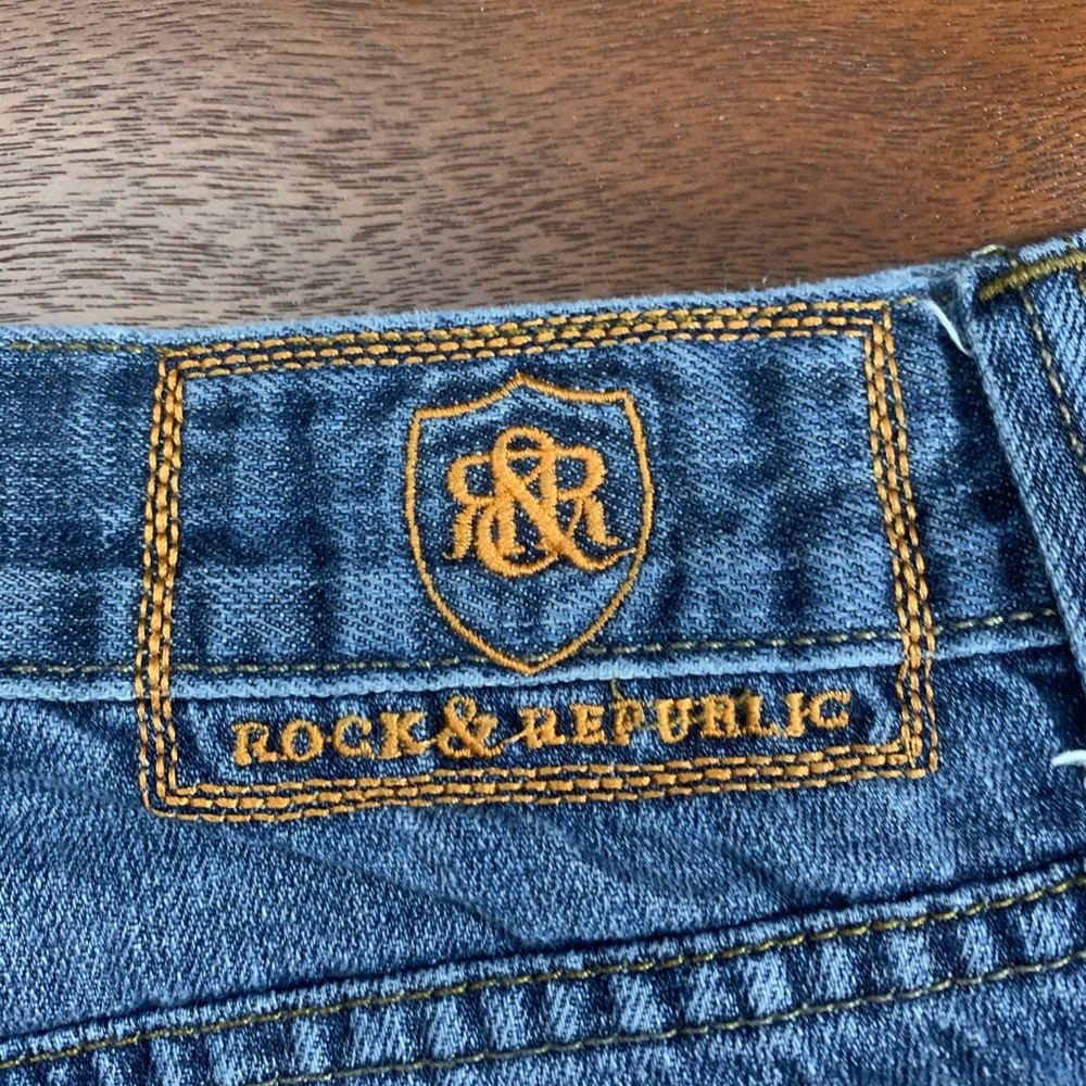 Rock & Republic Distressed Neil Jeans - Picture 3 of 6